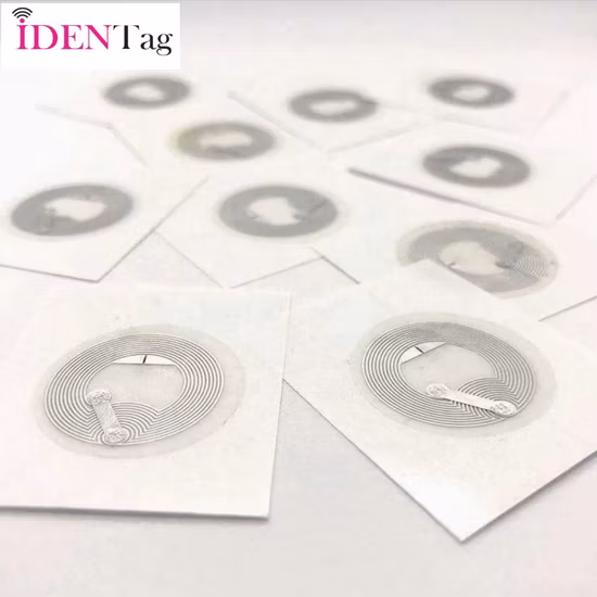 Etiqueta adhesiva postal UHF RFID de rendimiento estable para cadena de suministro y logística